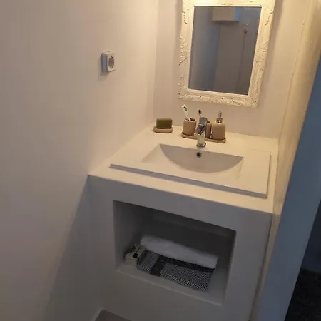 Apartment Milos Pollonia
