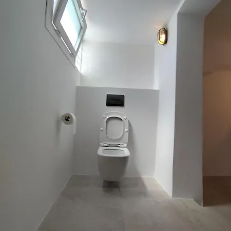 Milos Pollonia Apartment Mesochorion (Evrytania)