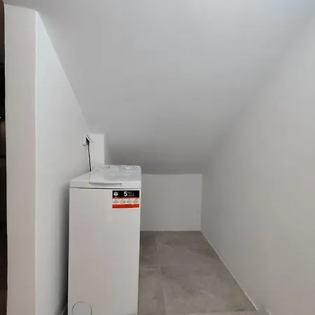 Milos Pollonia Apartment