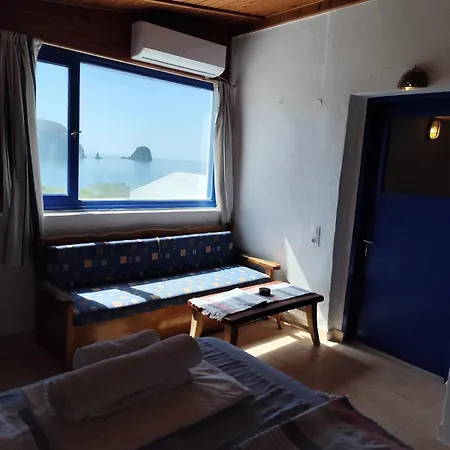 Milos Pollonia Apartment